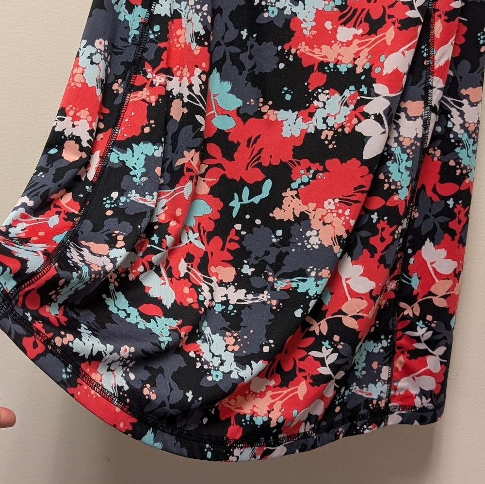Lane Bryant LIVI Wicking Drape-Back Tank Dark Floral Racerback Tank NEW 18/20 - Picture 4 of 11